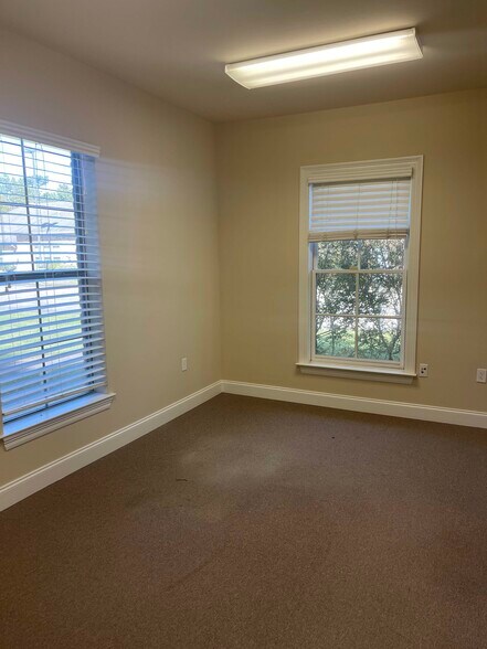 More Photos Of 2798 O'Neal Ln, Baton Rouge Office For Lease