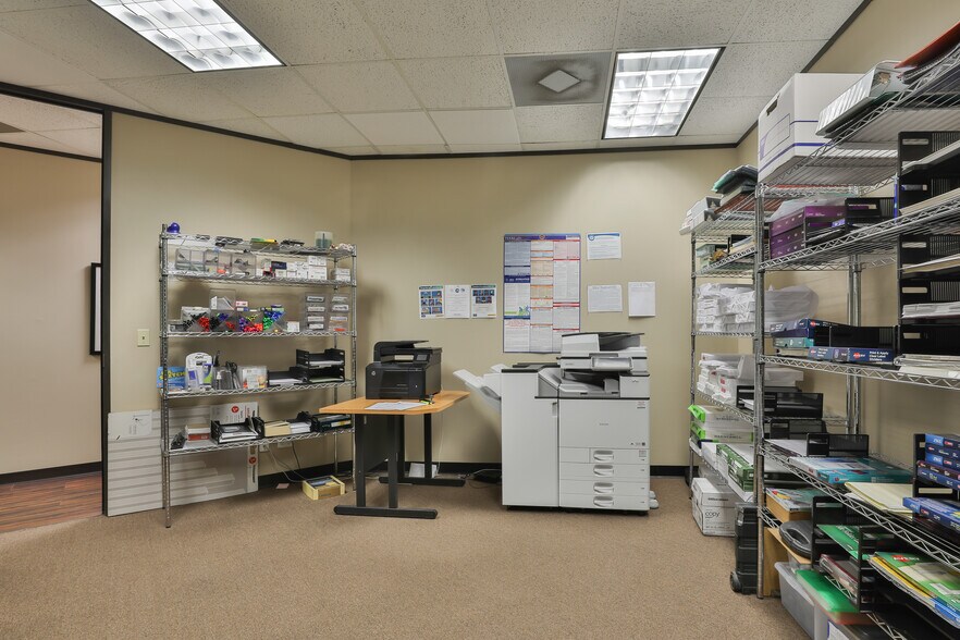 More Photos Of 12727 Featherwood Dr, Houston Medical For Sale