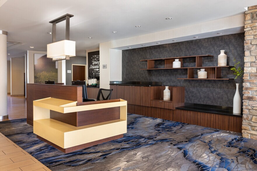 More Photos Of 809 Venture Dr, Smithfield Hotel For Sale