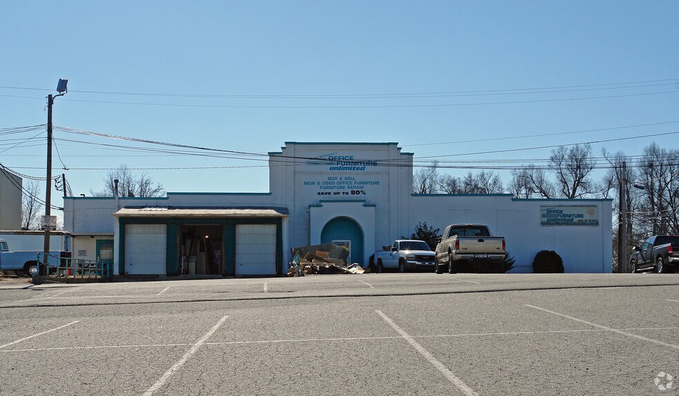 More Photos Of 1551 W Lee St, Greensboro General Retail For Sale