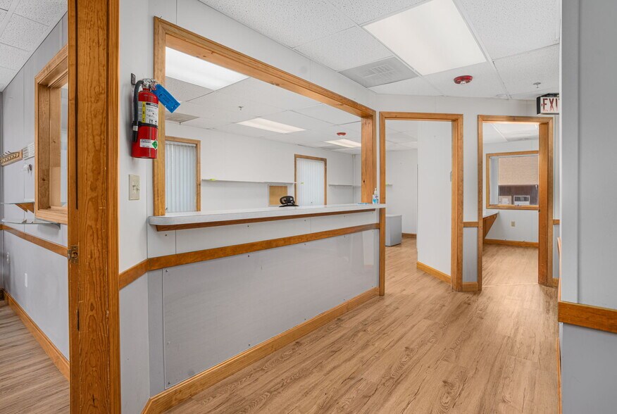 More Photos Of 24 Salt Pond Rd, Wakefield Medical For Sale