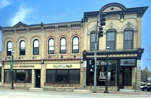 Primary Photo Of 106 W Main St, West Dundee Office For Lease