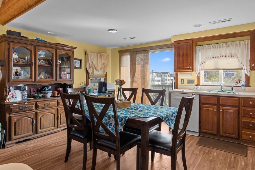 More Photos Of 512 Long Beach Blvd, Surf City Restaurant For Sale