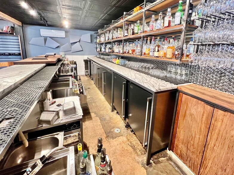 More Photos Of 1609-1625 Westheimer Rd, Houston Restaurant For Lease