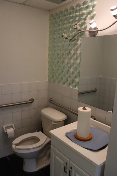 More Photos Of 7180-7194 SW 47th St, Miami Service For Sale