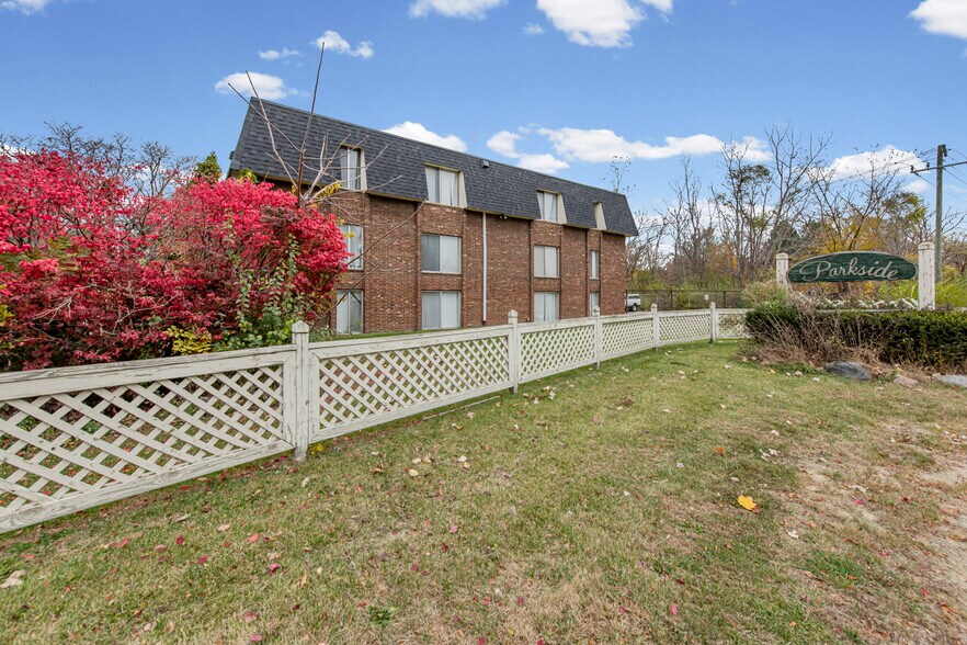 Primary Photo Of 23740 Fenkell St, Detroit Apartments For Sale
