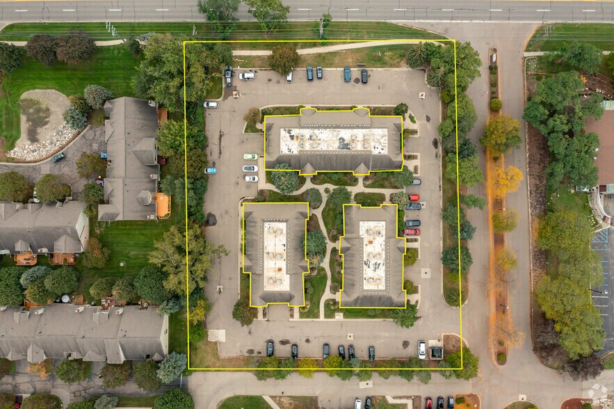 More Photos Of 36520 Grand River Ave, Farmington Hills Unknown For Sale