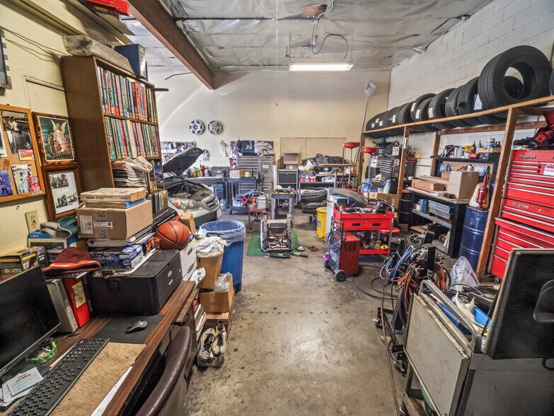 More Photos Of 22515 S Vermont Ave, Torrance Warehouse For Sale