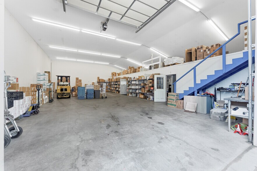 More Photos Of 949 Canyon Rd, Morgantown Flex For Lease