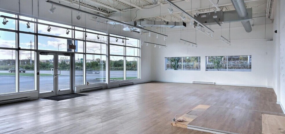 More Photos Of 2710 Rue Einstein, Québec Office For Sale