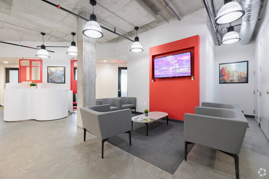 More Photos Of 1020 Rue Bouvier, Québec Coworking Space