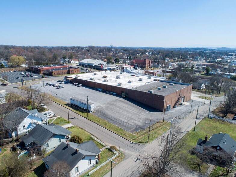 More Photos Of 121 W Oak Hill Ave, Knoxville Warehouse For Lease