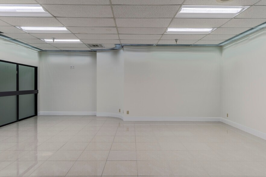 More Photos Of 5400 NW 35th Ave, Fort Lauderdale Warehouse For Lease