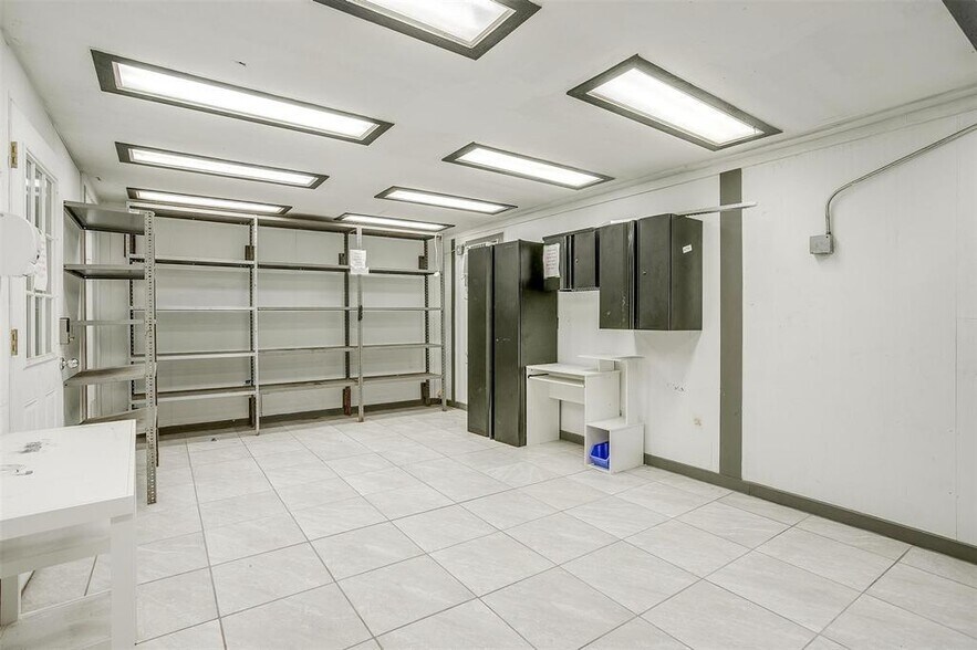 More Photos Of 640 E Highway 199, Springtown Warehouse For Lease