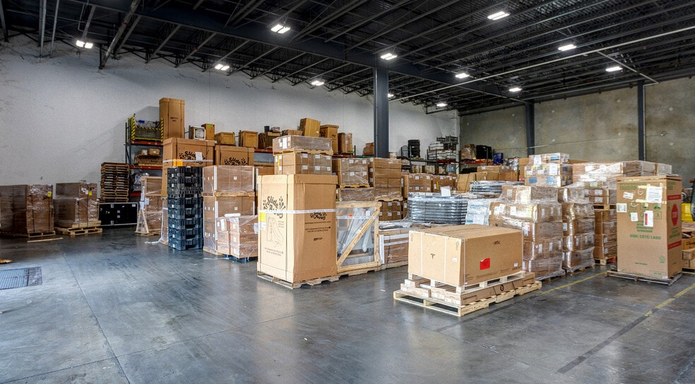More Photos Of 1922 Old Murfreesboro Rd, Nashville Warehouse For Lease