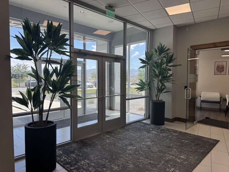 More Photos Of 38 W 13775 S, Draper Medical For Lease