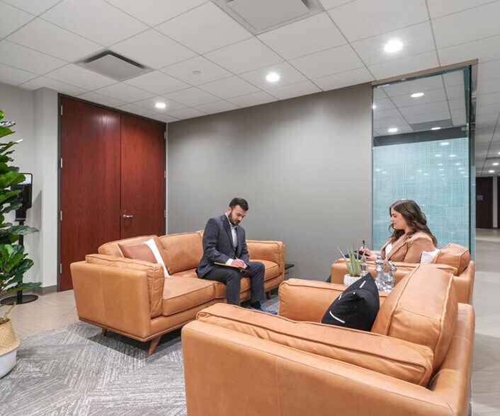 More Photos Of 1750 E Golf Rd, Schaumburg Coworking Space