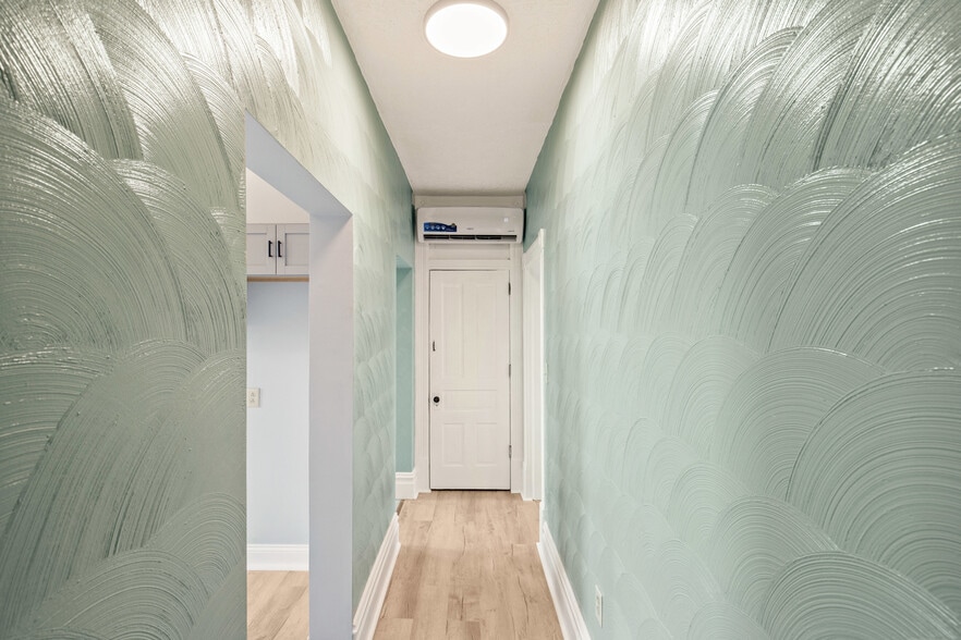 More Photos Of 105 E Main St, Somerset Storefront Retail Residential For Sale