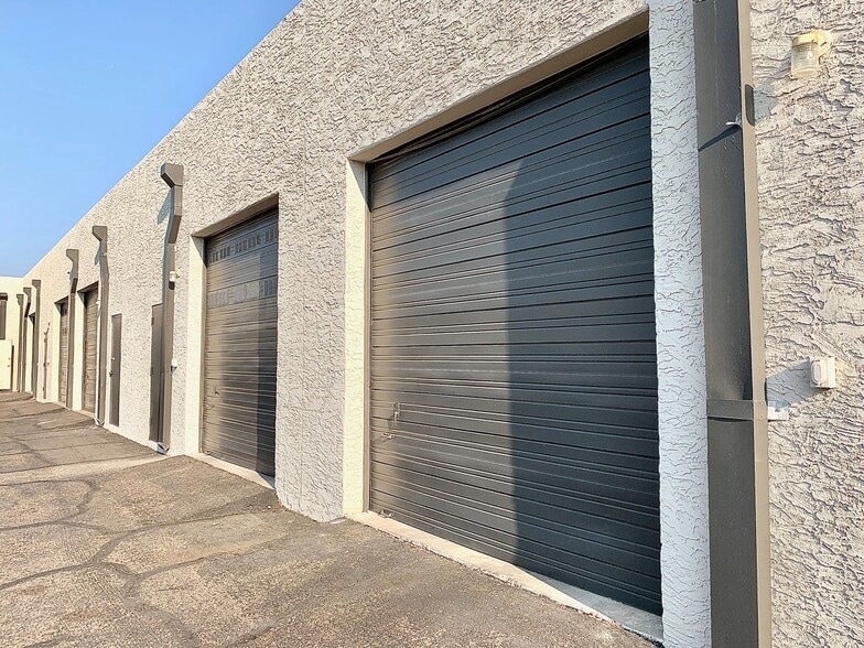 More Photos Of 7735 E Gelding Dr, Scottsdale Warehouse For Lease