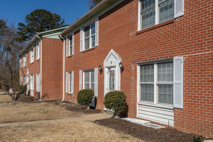 More Photos Of 200 Kilby Shores Dr, Suffolk Apartments For Sale