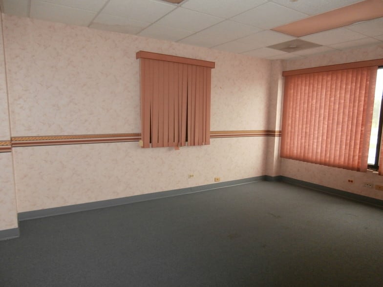 More Photos Of 3250-3270 Lincoln Hwy, Park Forest Freestanding For Sale