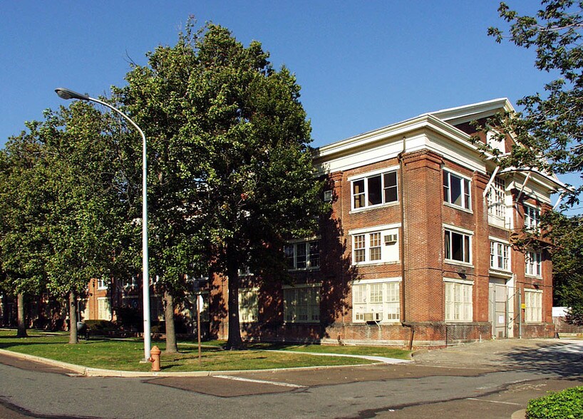 More Photos Of 5101 S Broad St, Philadelphia Office For Lease