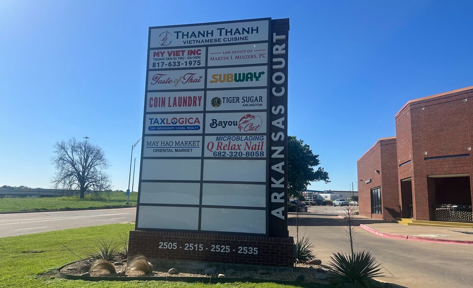 More Photos Of 2505-2525 E Arkansas Ln, Arlington Freestanding For Sale