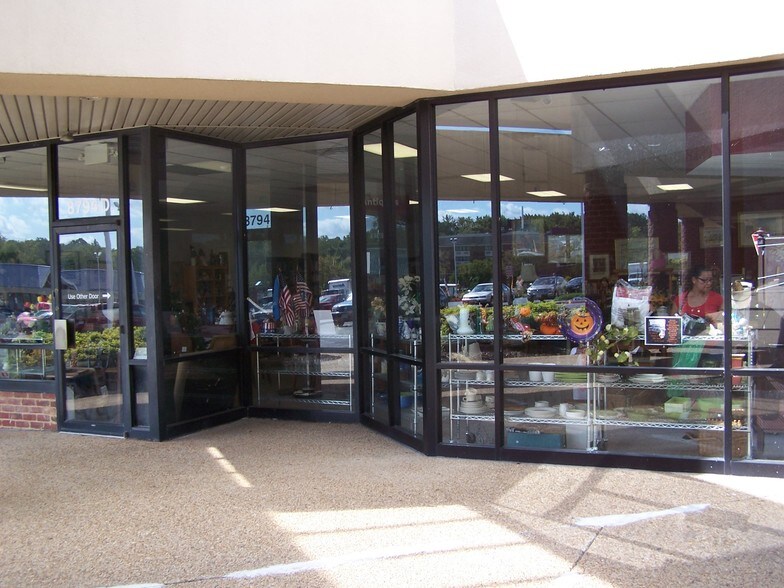 More Photos Of 8792-8796 Sacramento Dr, Alexandria Unknown For Lease