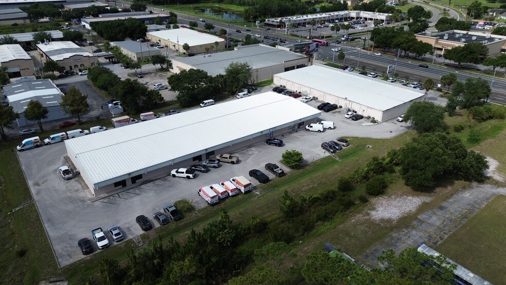 More Photos Of 11609 S Orange Blossom Trl, Orlando Flex For Lease