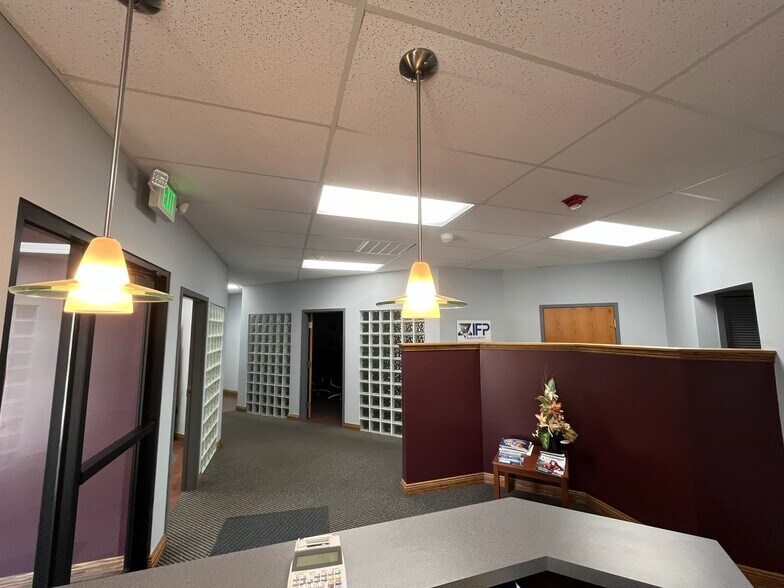 More Photos Of 3911 Merchant Rd, Fort Wayne Warehouse For Lease