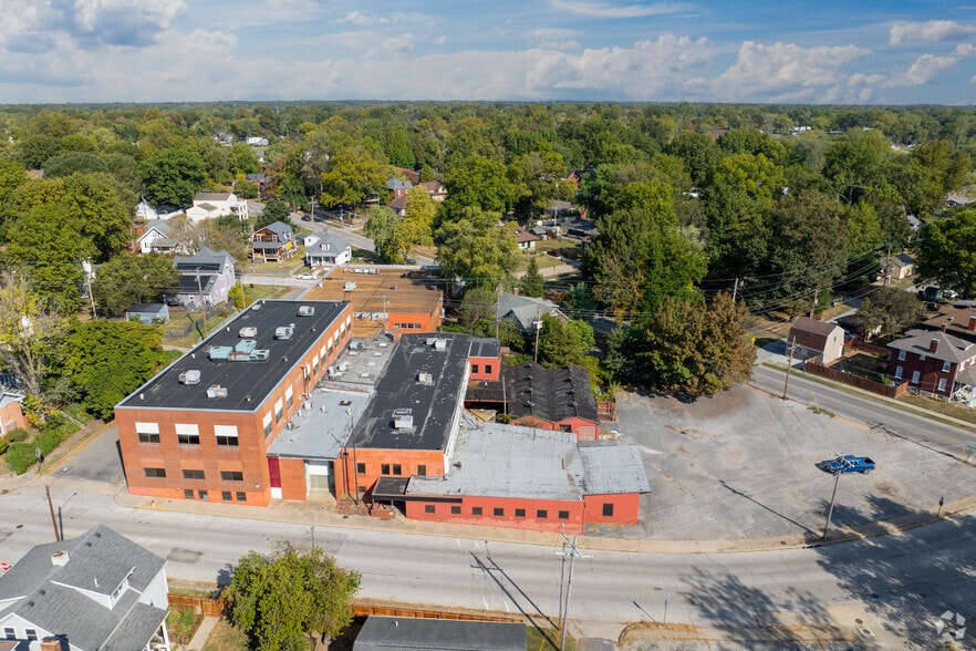 More Photos Of 707 E B St, Belleville Warehouse For Sale