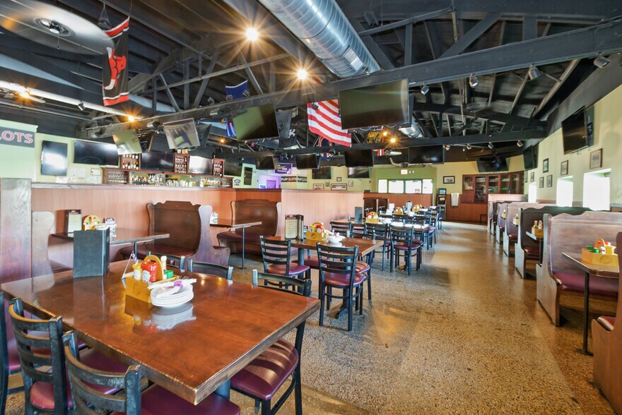 More Photos Of 3422 W 95th St, Evergreen Park Restaurant For Sale