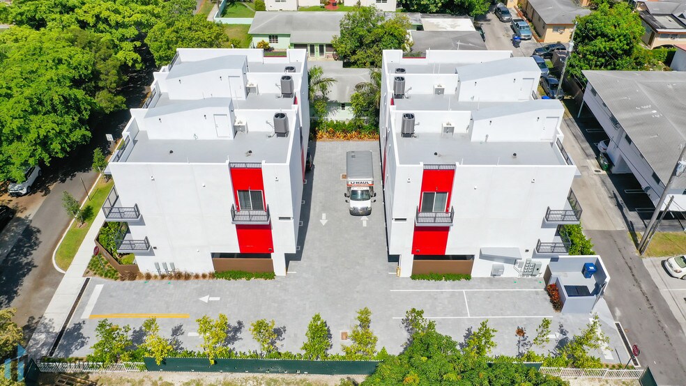 More Photos Of 1813 Madison St, Hollywood Apartments For Sale