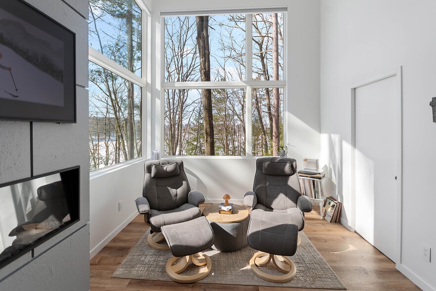 More Photos Of 7103 Lake View Rdg, Lake Ann Hospitality For Sale