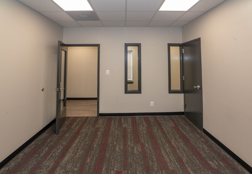 More Photos Of 2001 Windsor Ave, Baltimore Warehouse For Lease