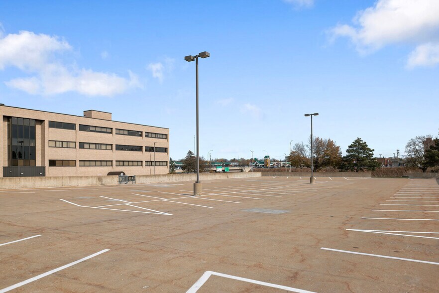 More Photos Of 9801 S Dupont Ave, Bloomington Office For Lease