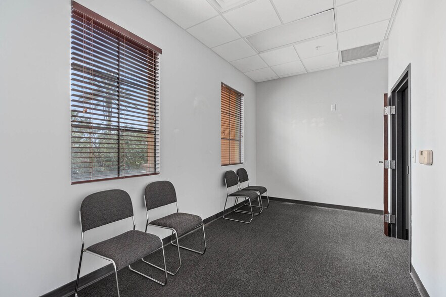 More Photos Of 7065 Westpointe Blvd, Orlando Medical For Sale