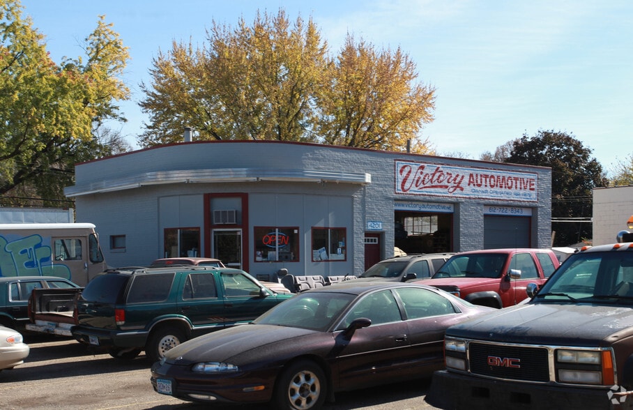 More Photos Of 4201 Bloomington Ave, Minneapolis Auto Repair For Lease