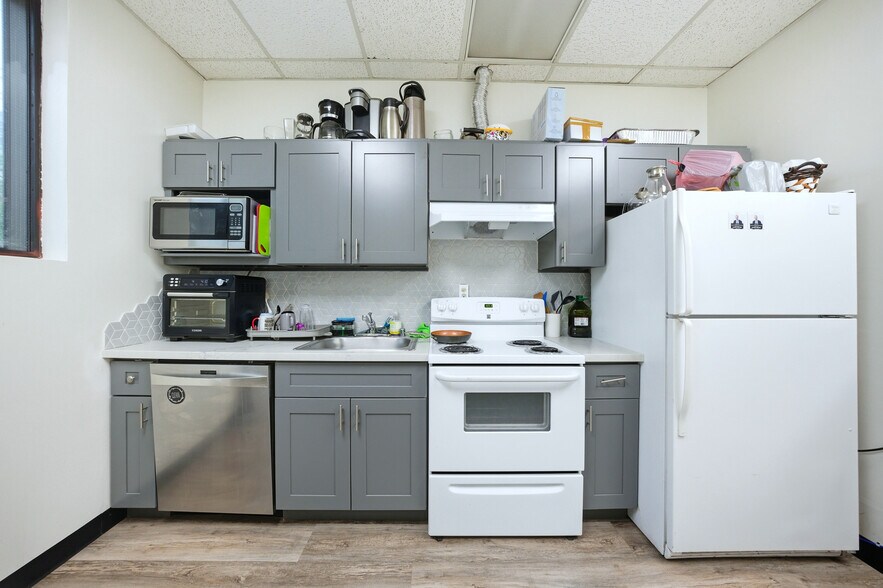 More Photos Of 910 N Amelia Ave, San Dimas Office For Lease