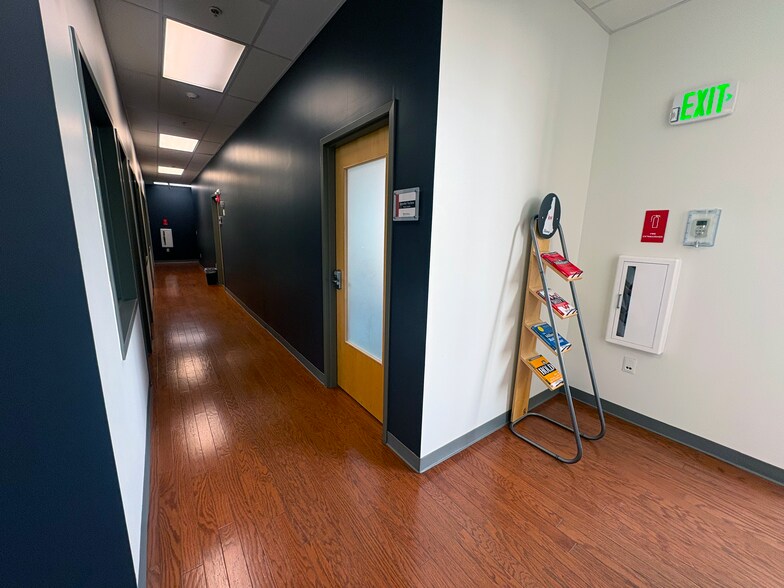 More Photos Of 720 Lafayette Rd, Portsmouth Office For Sale