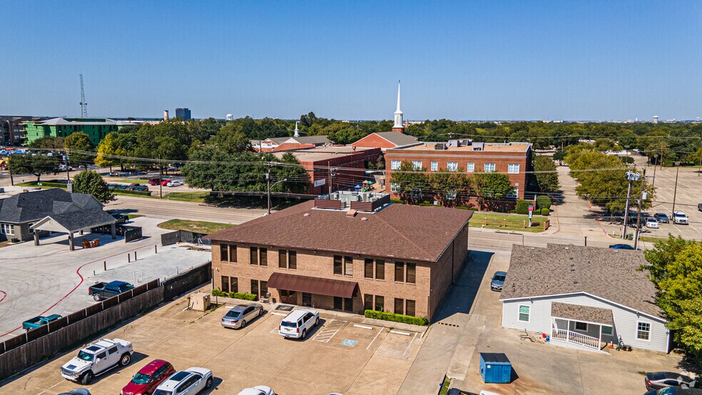 More Photos Of 1312 E 14th St, Plano Office For Lease