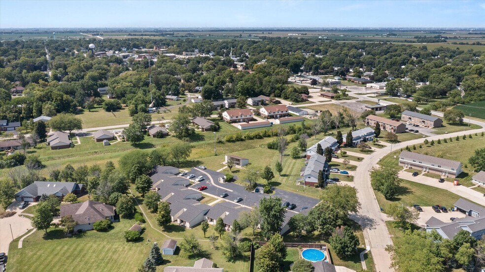 More Photos Of 111 Bannon Dr, Dwight Apartments For Sale