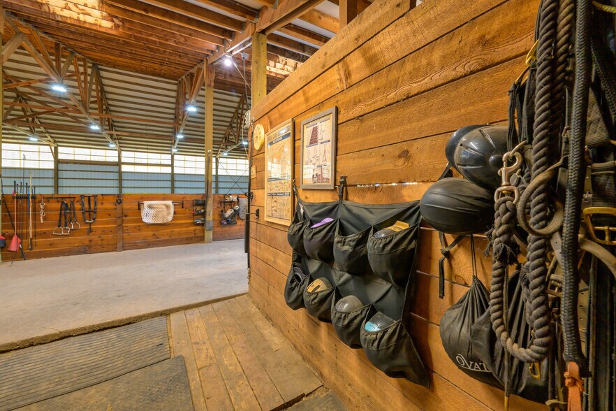 More Photos Of 5228 Gardner Ln, Florence Horse Stables For Sale