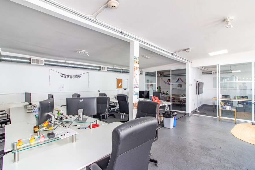 More Photos Of 2000 Hyperion Ave, Los Angeles Loft Creative Space For Lease