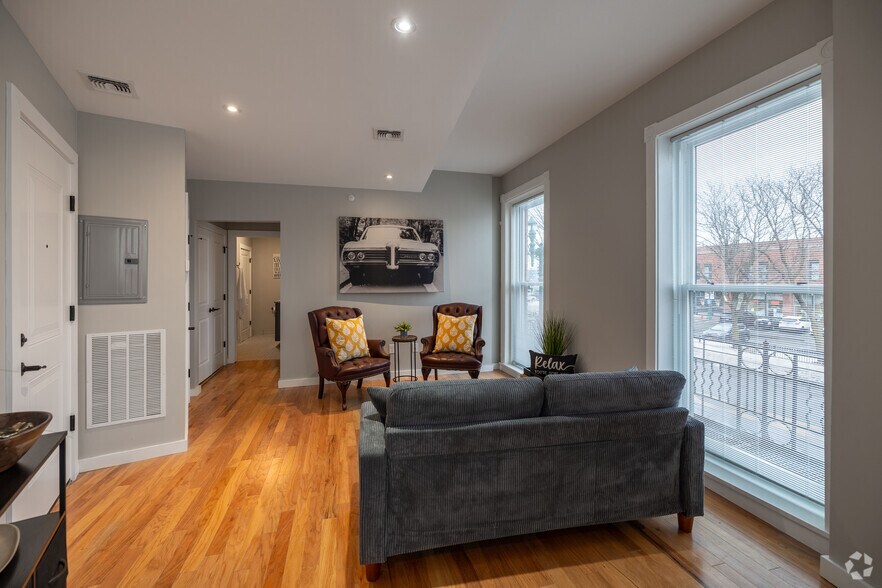 More Photos Of 271-277 State St, Schenectady Apartments For Lease