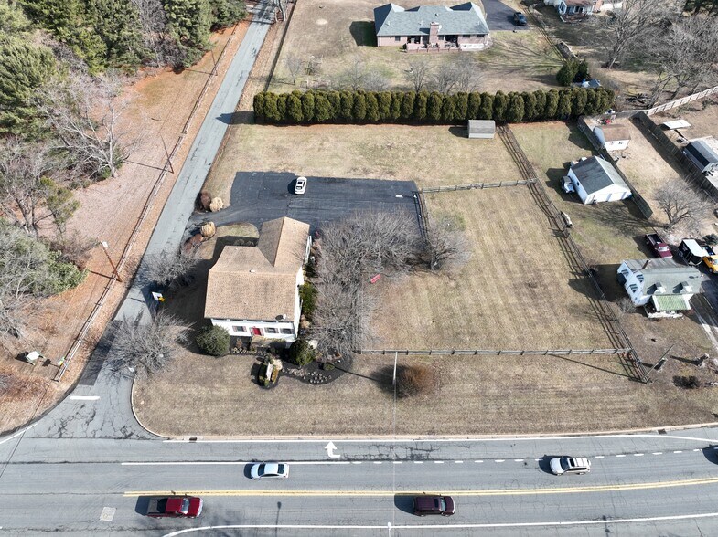 More Photos Of 720 New London Rd, Newark Office For Sale