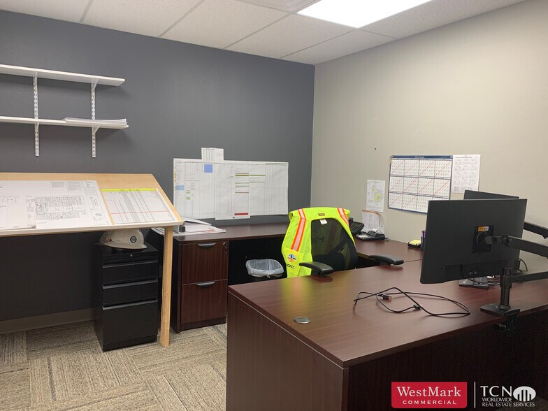 More Photos Of 4502-4516 Englewood Ave, Lubbock Office For Lease