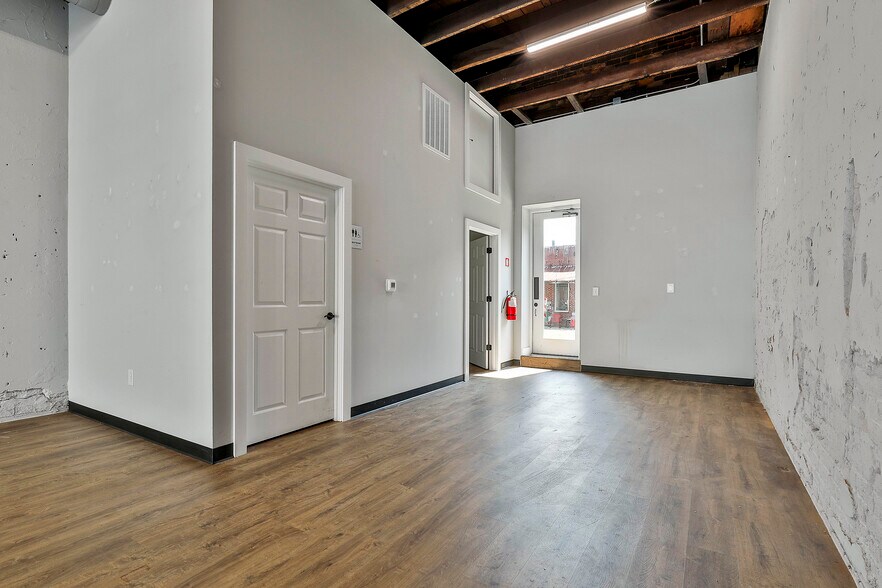 More Photos Of 7 Jackson St, Newnan Storefront For Lease