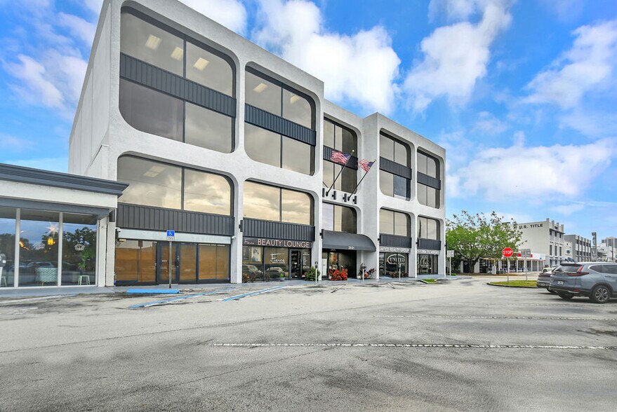 More Photos Of 2691 E Oakland Park Blvd, Fort Lauderdale Office Residential For Lease
