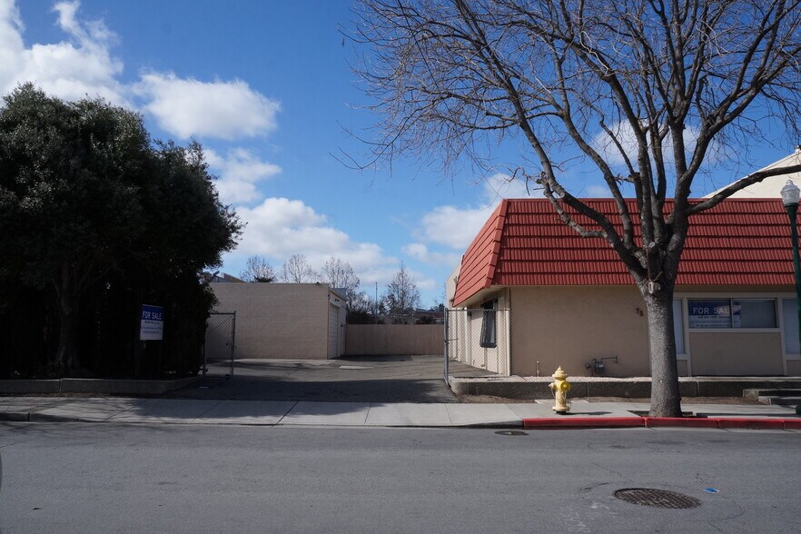 More Photos Of 75 Dillon Ave, Campbell Service For Sale